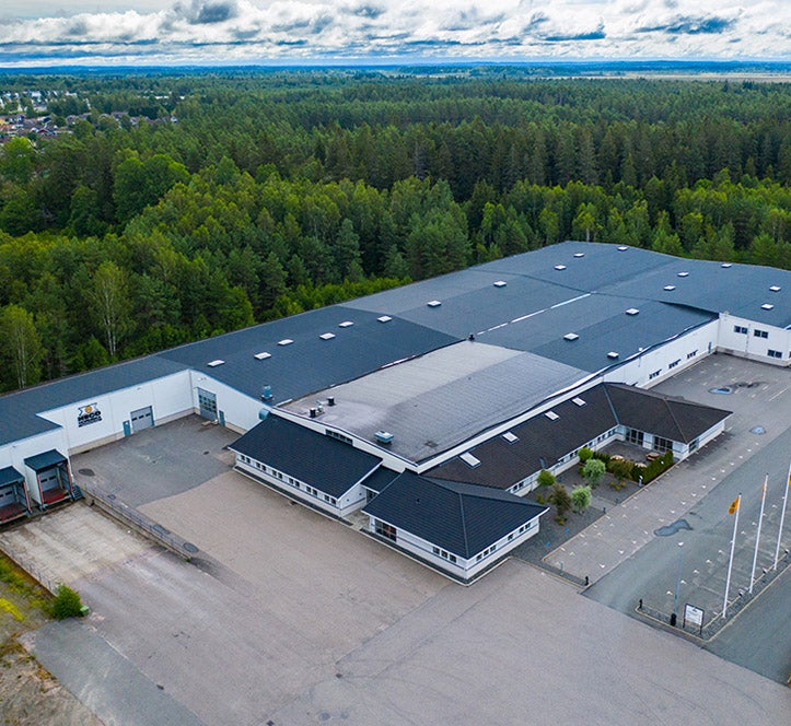 Drönarbild ovanifrån på Hecos företagslokal i Hillerstorp.